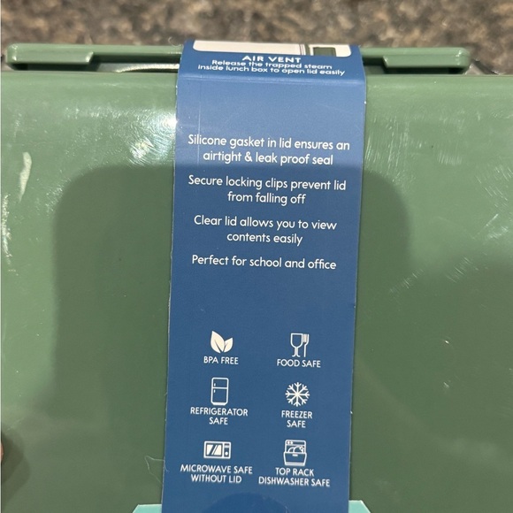 Green Lunch Box with Removable Compartments - Picture 5 of 5